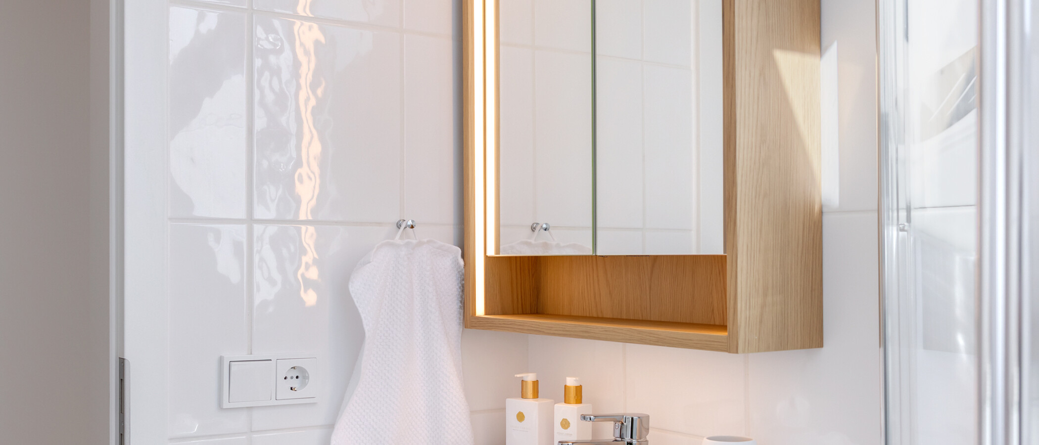 attic apartment Gmund am Tegernsee 03 bathroom 15021
