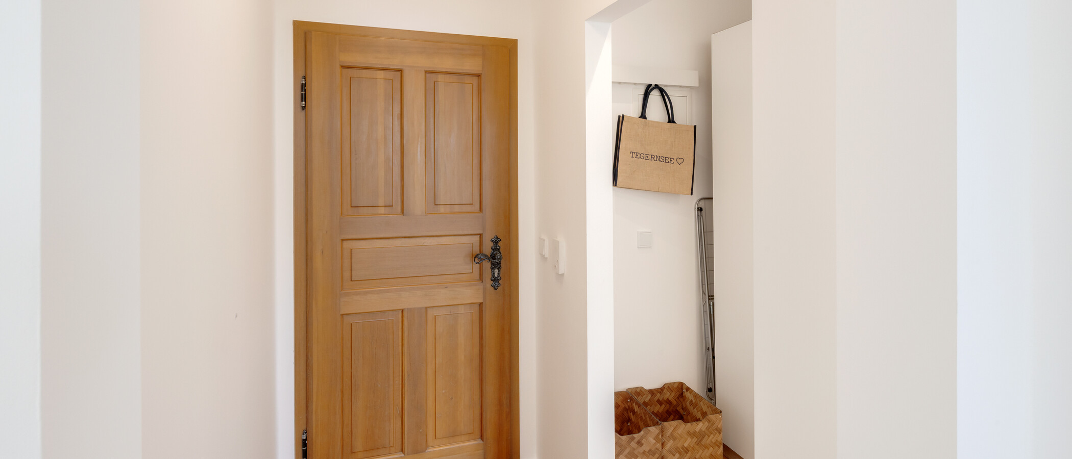 attic apartment Gmund am Tegernsee 01 hall 15021