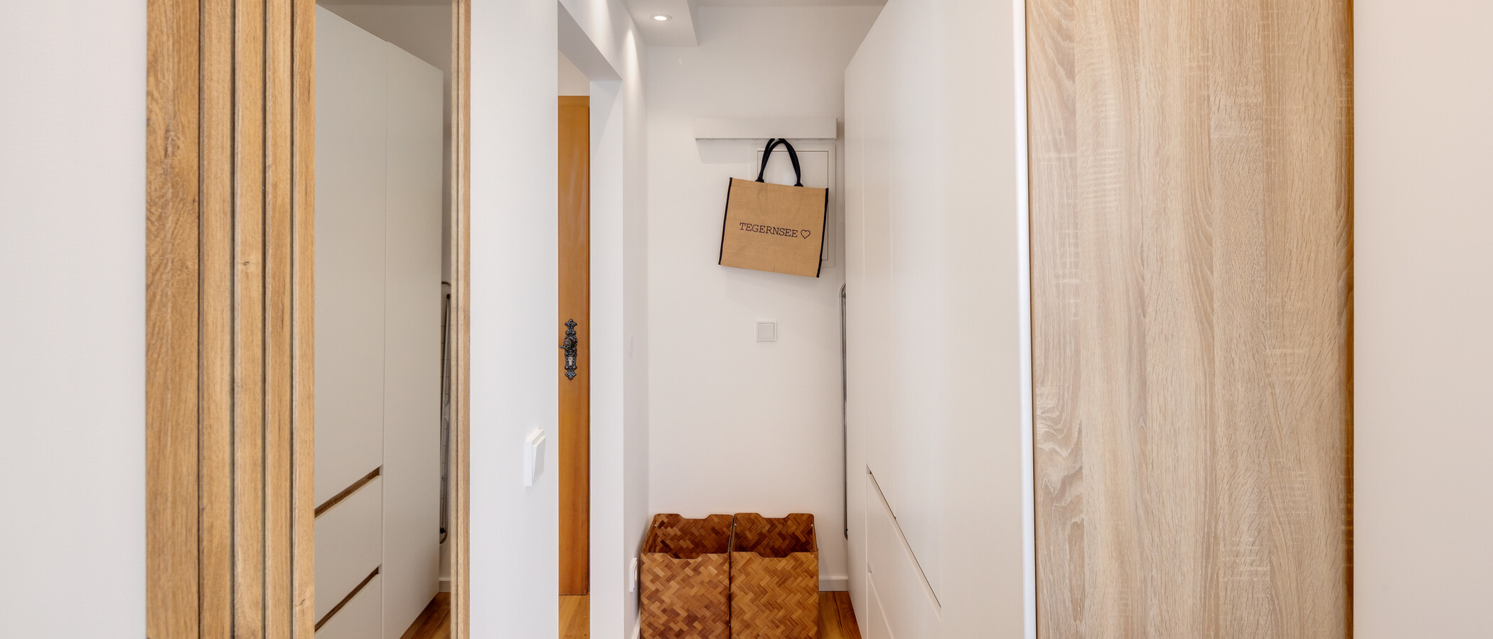 attic apartment Gmund am Tegernsee 03 hall 15021