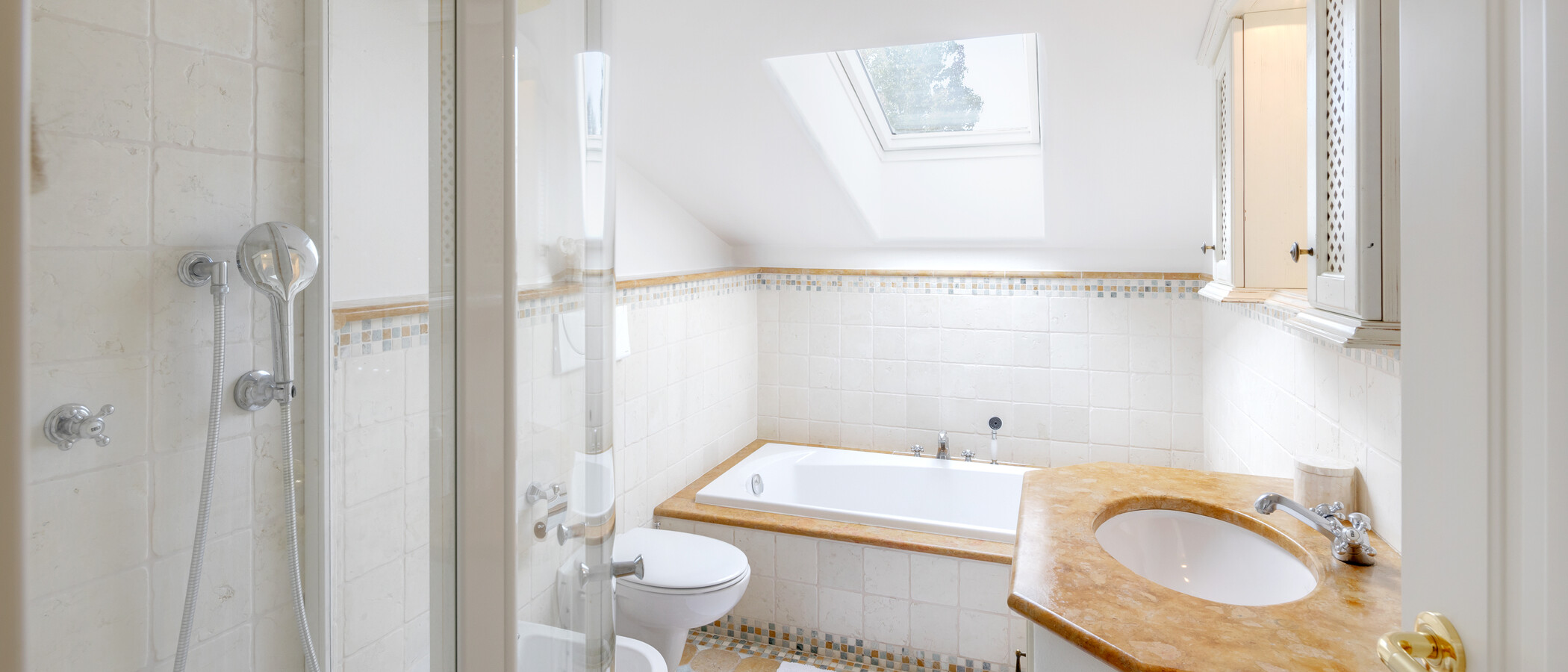 villa Grünwald 01 2. bathroom 15022