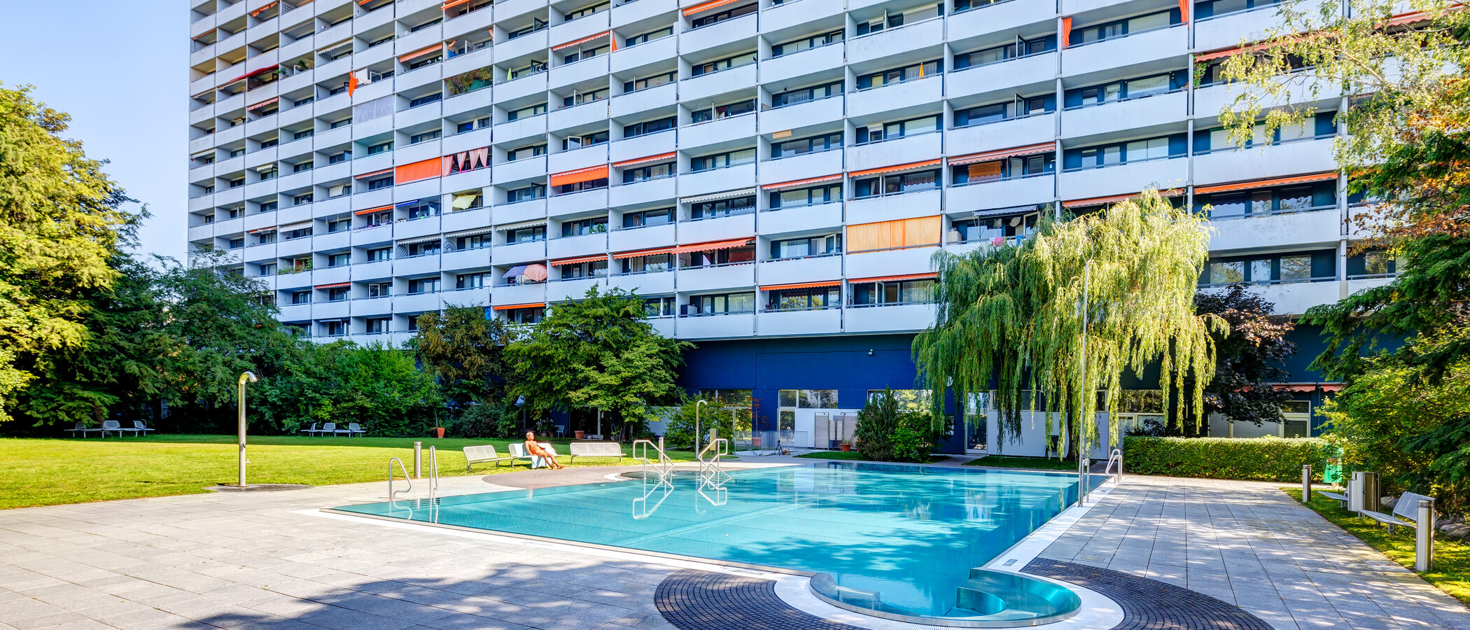 apartment München Parkstadt Solln 02 pool 15024