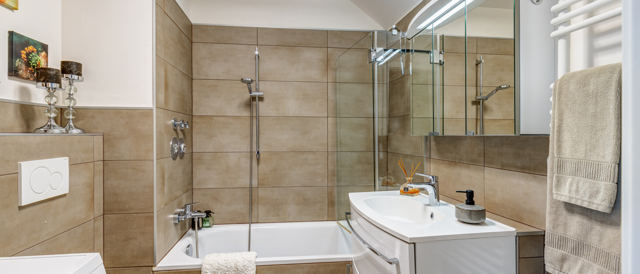 attic apartment Unterschleißheim 01 bathroom 15029