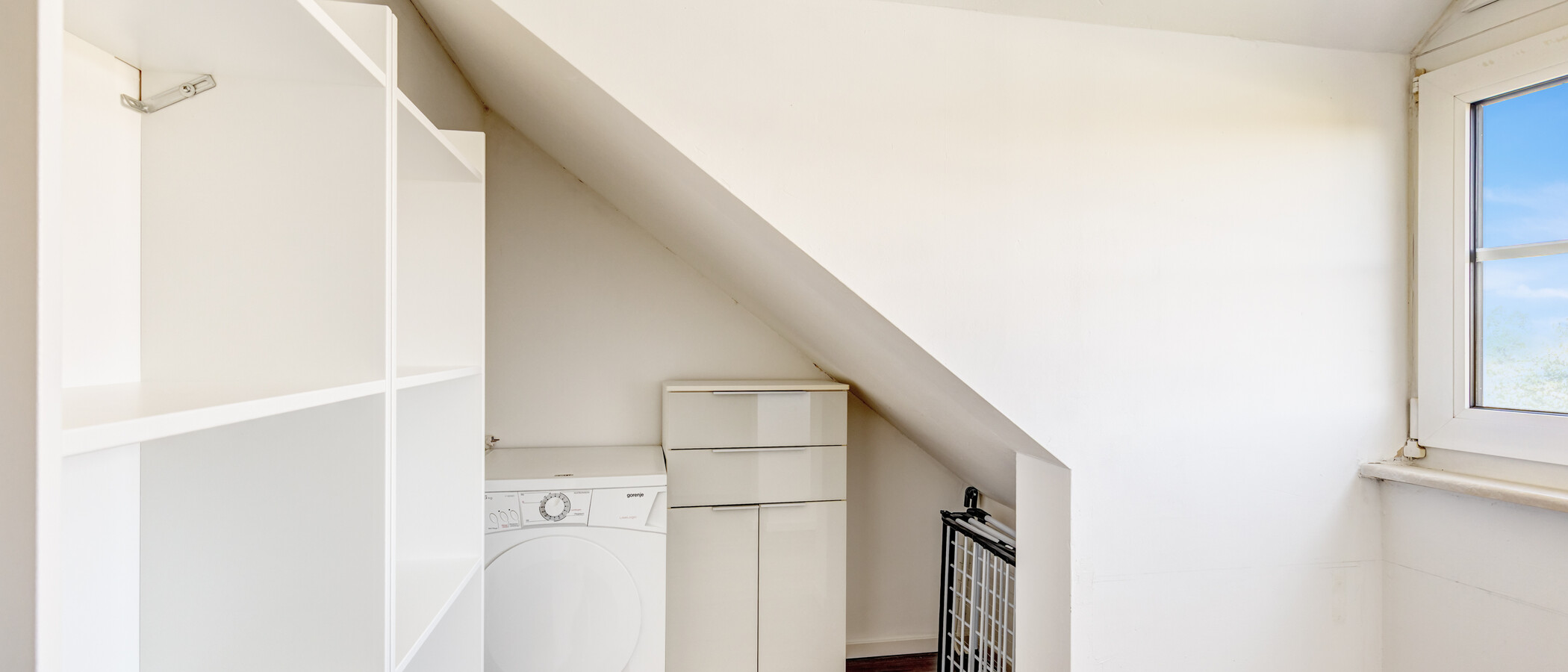 attic apartment Unterschleißheim 01 storage room 15029