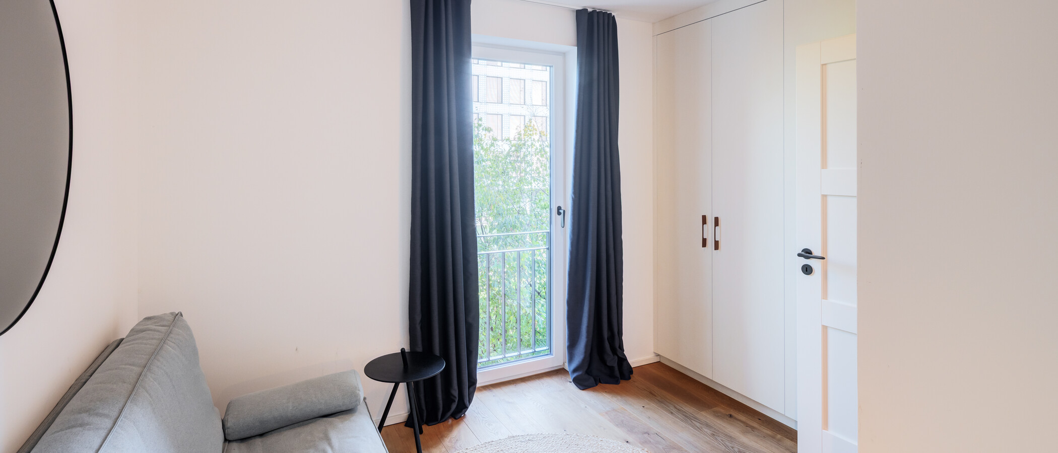 apartment München Schwanthalerhöhe 03 Workspace/Guestroom 15033