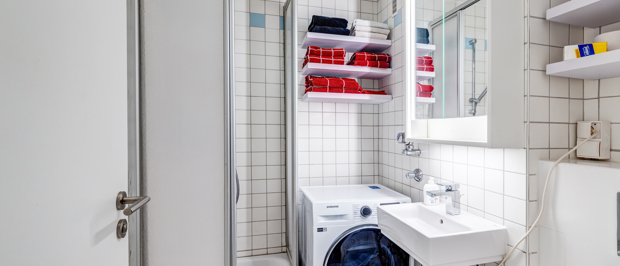 apartment München Bogenhausen 01 bathroom 15034