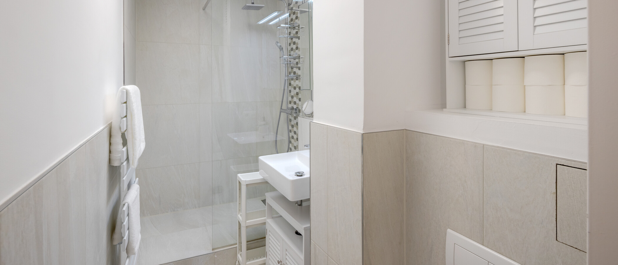 apartment München Schwabing-West 01 bathroom 15039