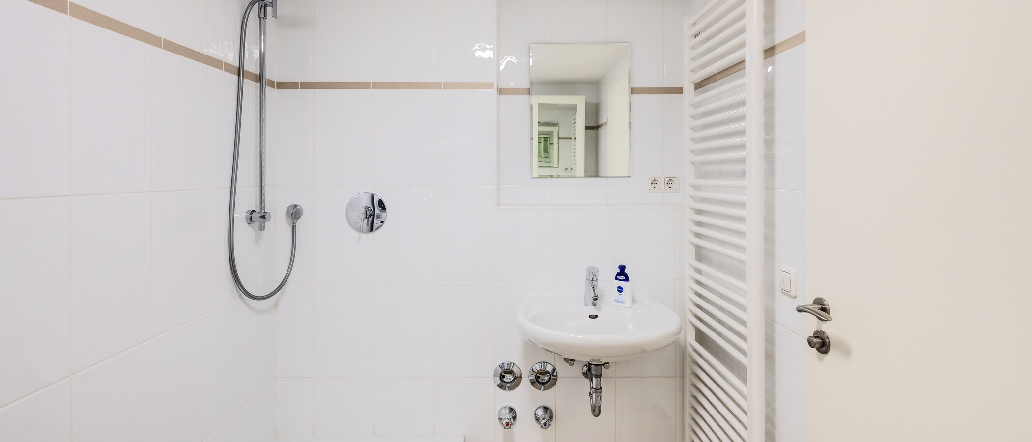 townhouse München Waldtrudering 01 3. bathroom 15041
