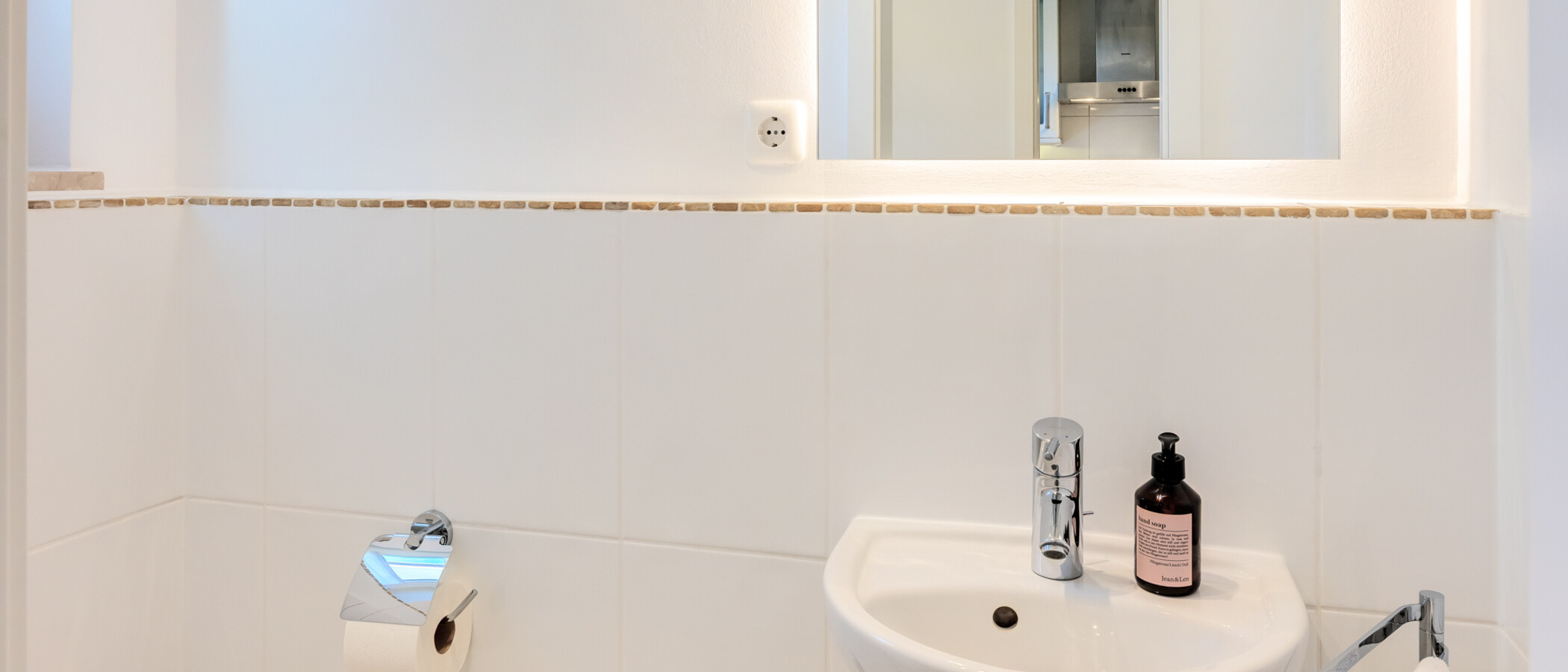 townhouse München Waldtrudering 02 guest toilet 15041