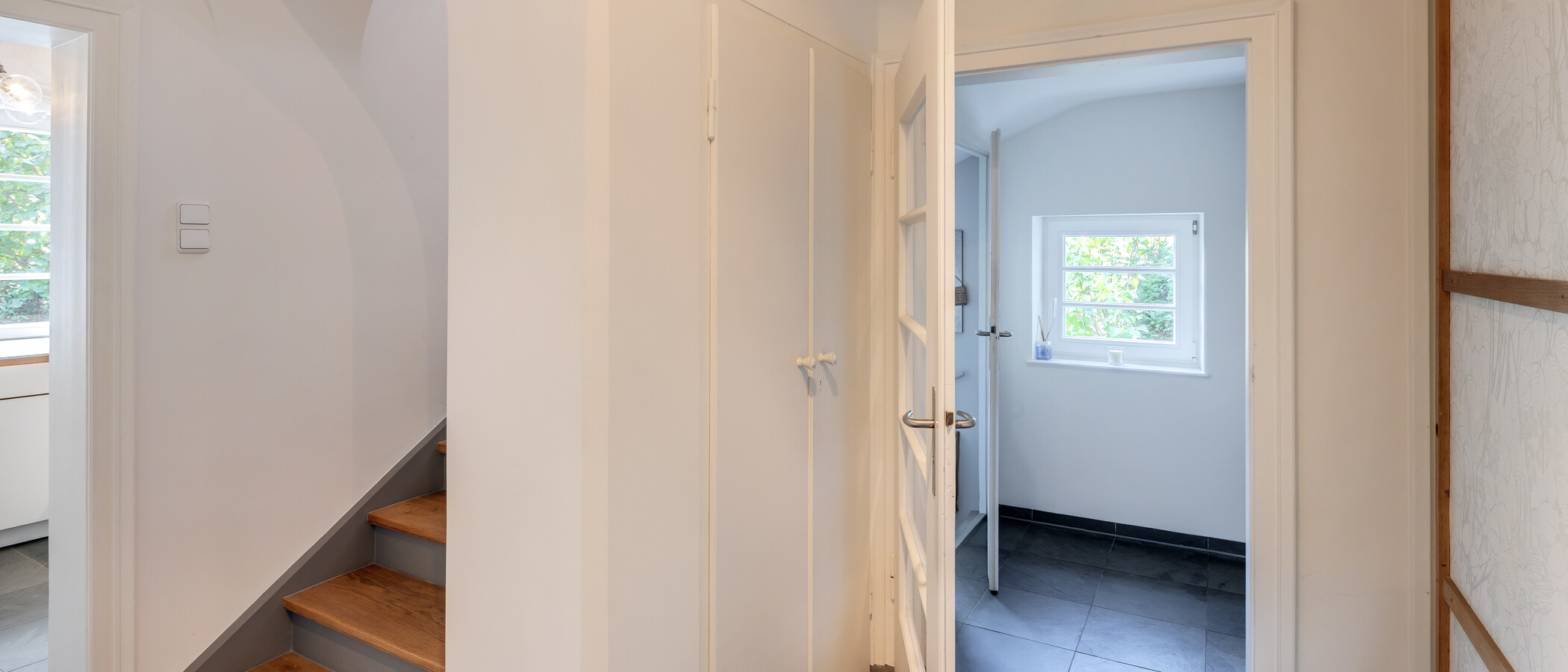corner townhouse München Nymphenburg 01 hall 15047