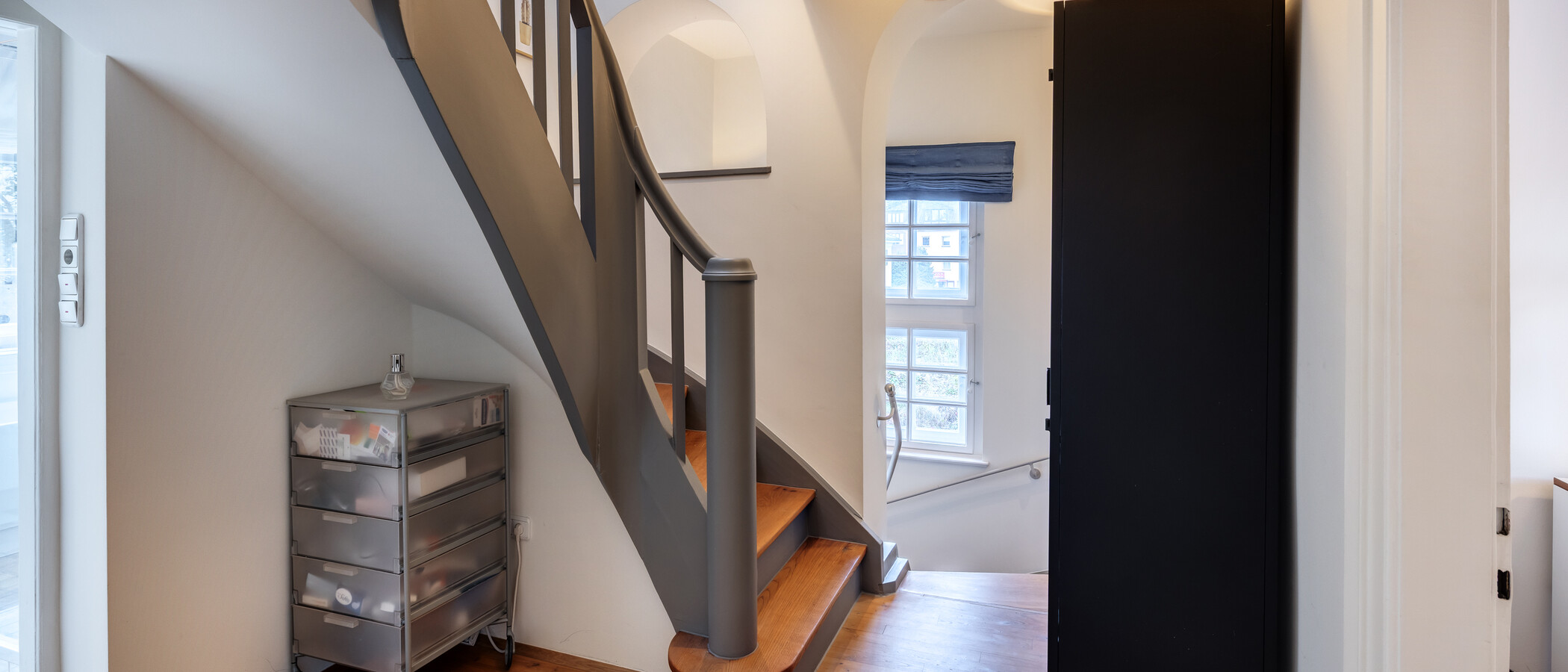 corner townhouse München Nymphenburg 08 hall 15047