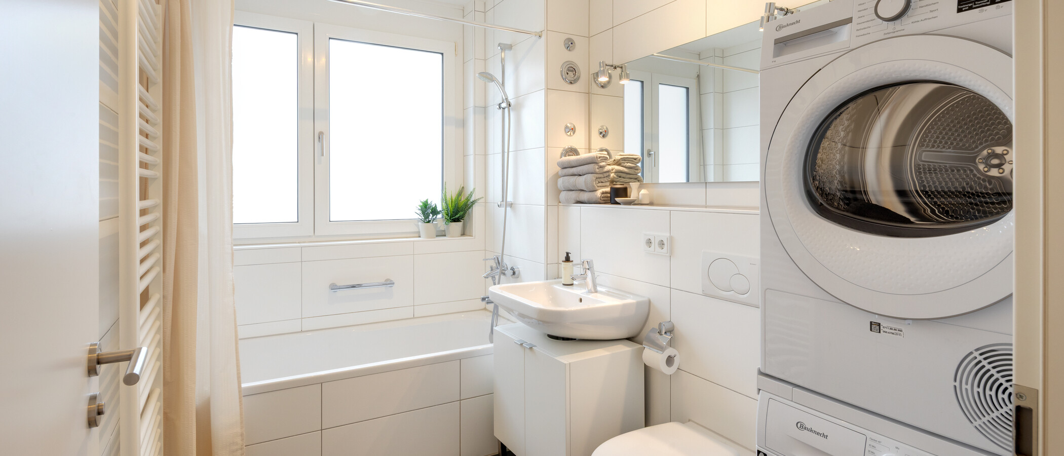 apartment München Parkstadt Schwabing 01 bathroom 15052