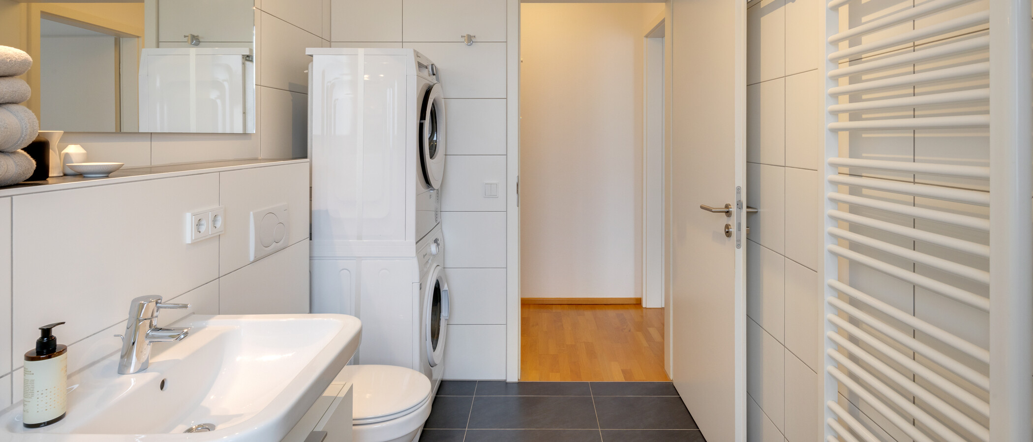 apartment München Parkstadt Schwabing 02 bathroom 15052