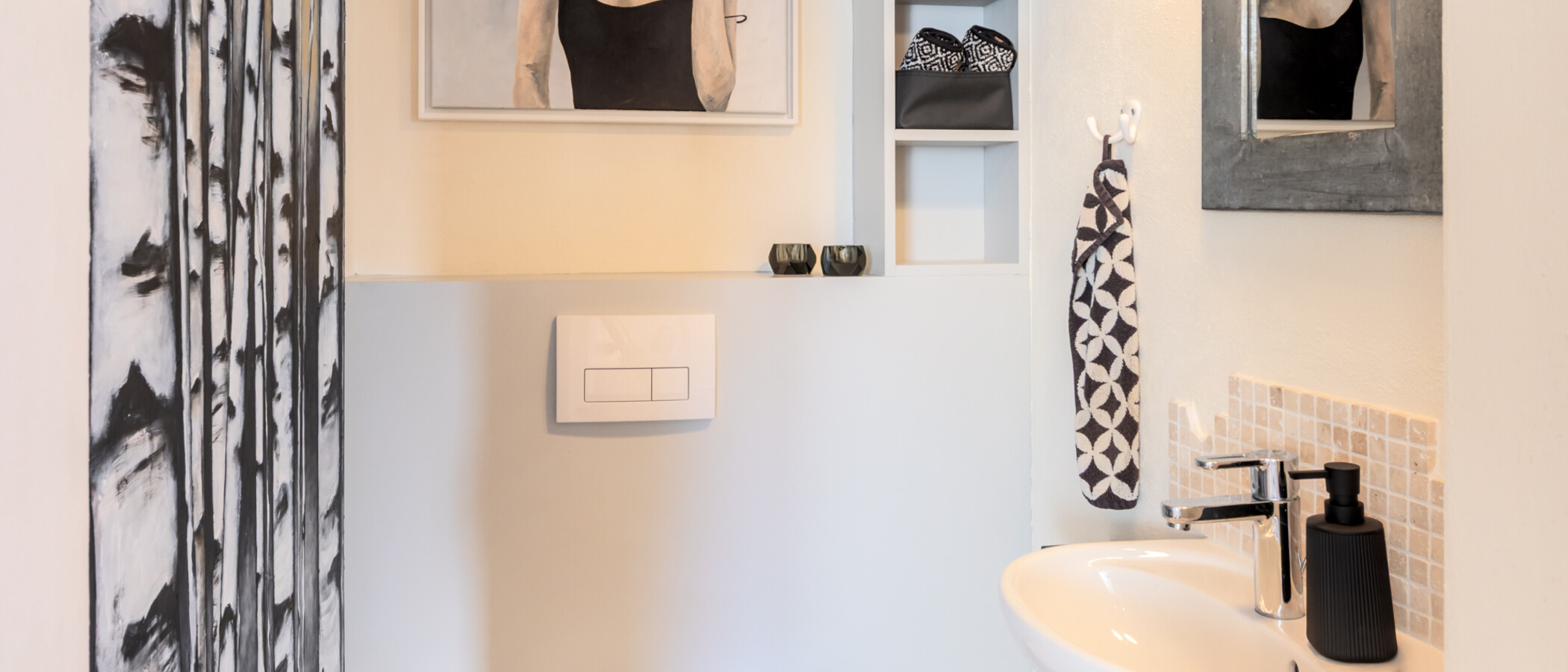 gallery apartment  München Obergiesing 01 separate toilet 15054