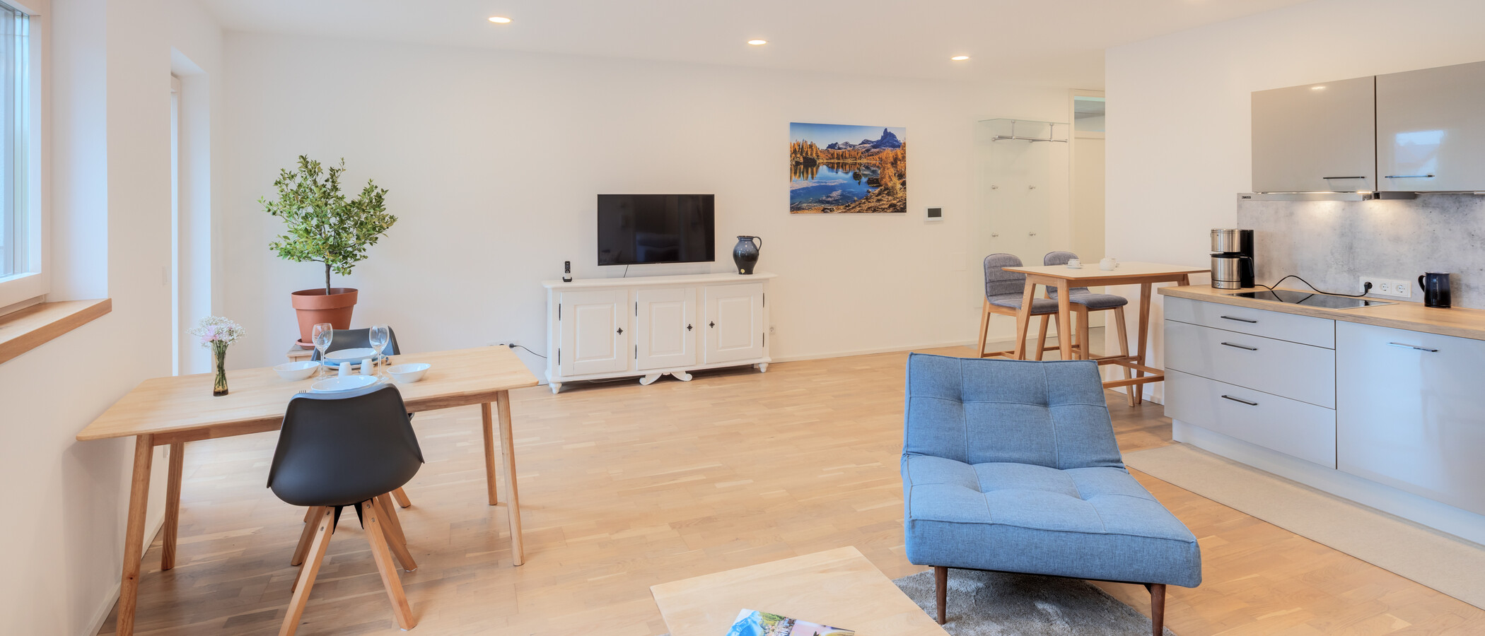 apartment Fahrenzhausen 04 living area 15056