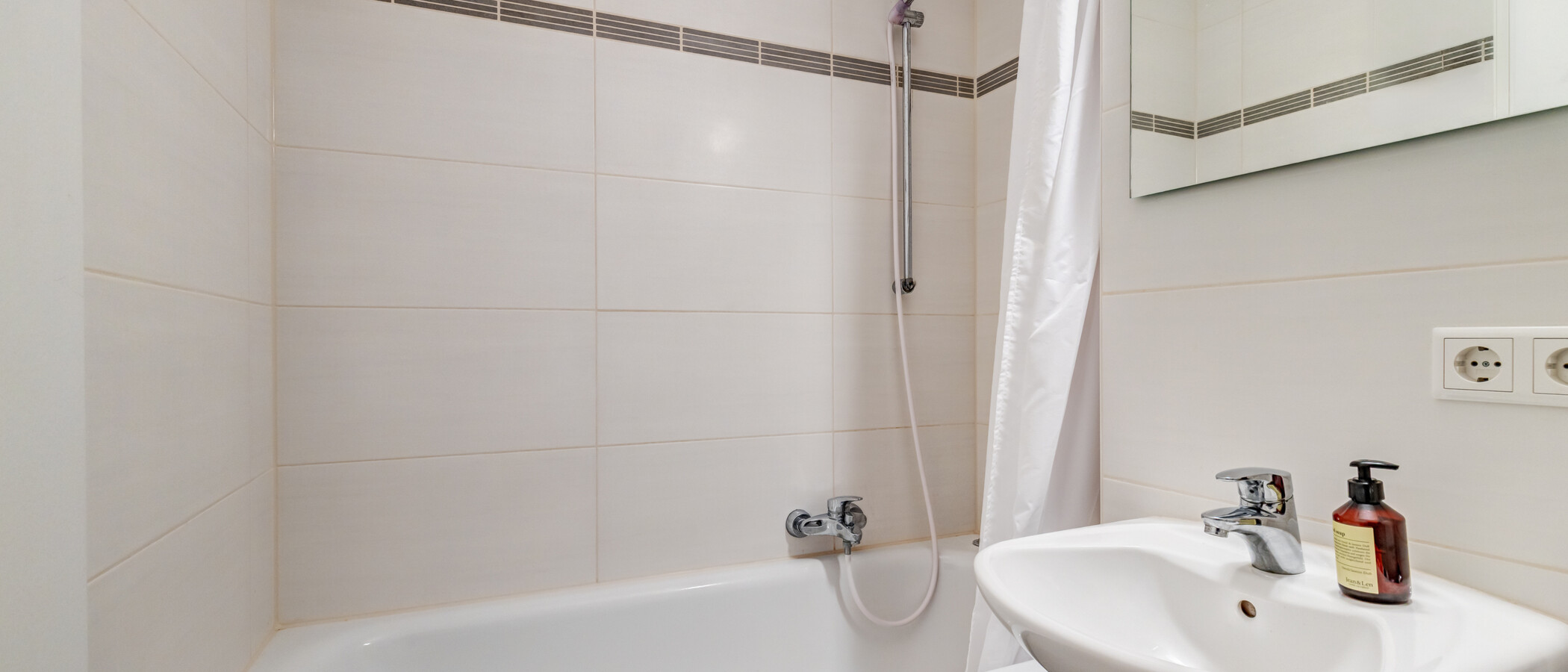 apartment München Schwabing-West (rund um den Hohenzollernplatz) 01 bathroom 15057