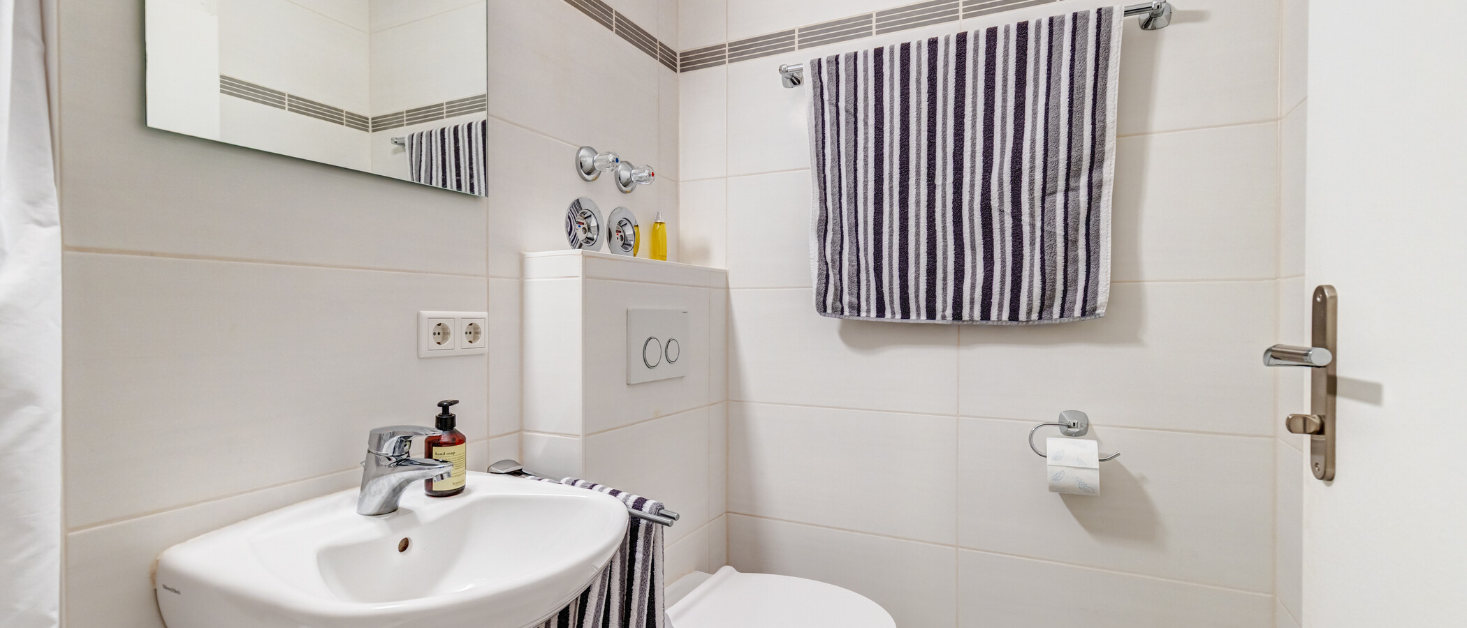 apartment München Schwabing-West (rund um den Hohenzollernplatz) 02 bathroom 15057