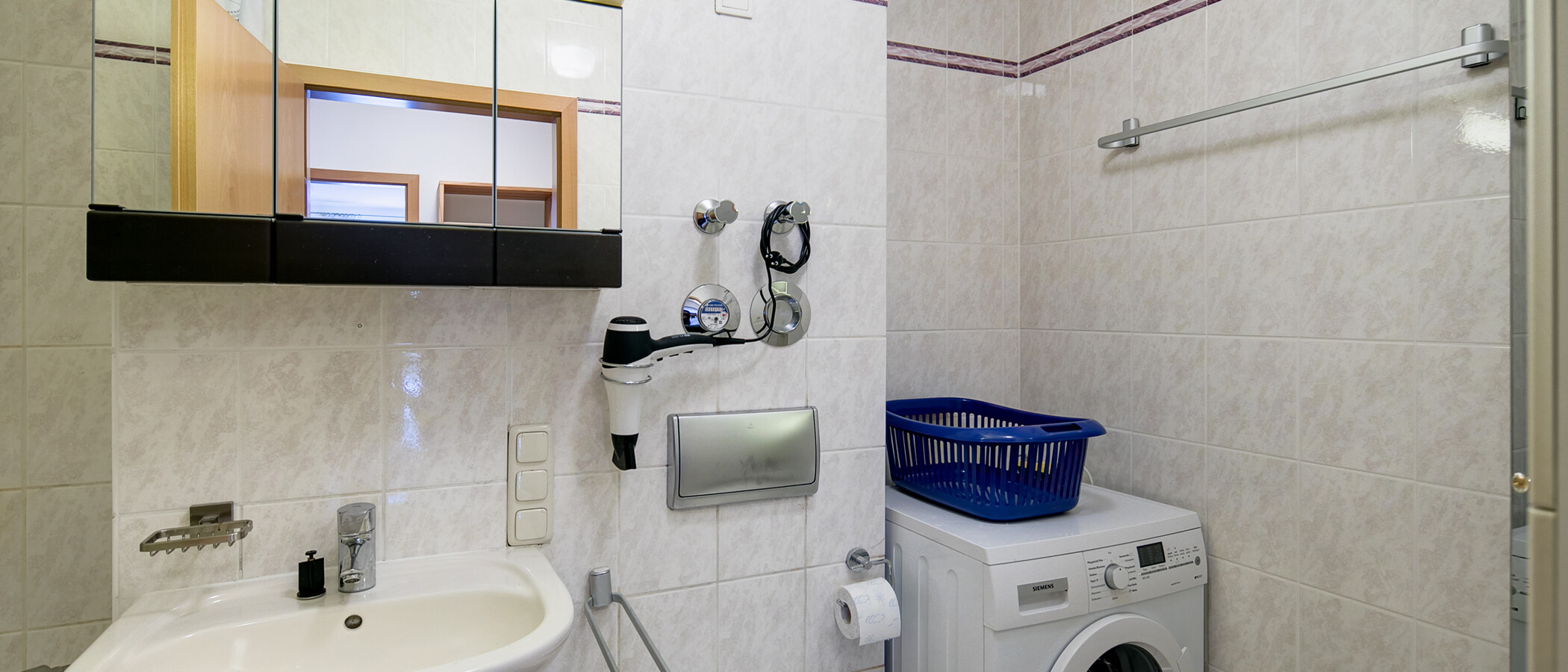 apartment München Glockenbachviertel 01 bathroom 1531