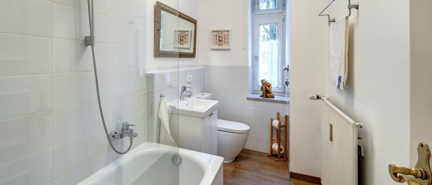 apartment München Neuhausen 02 bathroom 1537