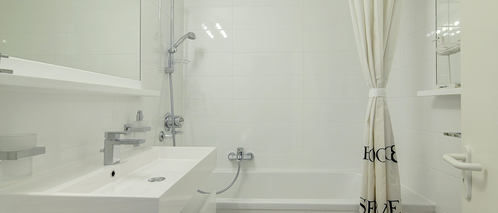 apartment München Schwabing-Nord (zw. Belgrad- & Leopoldstraße) 01 bathroom 1541