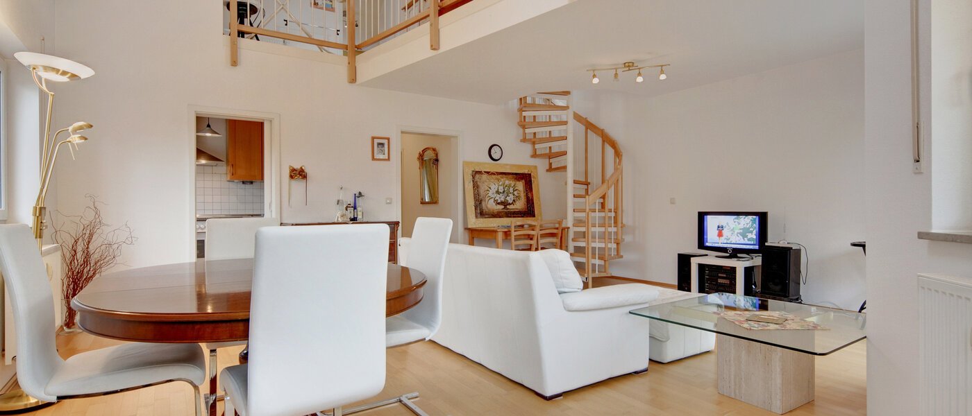 maisonette München Waldtrudering 01 living room 1557