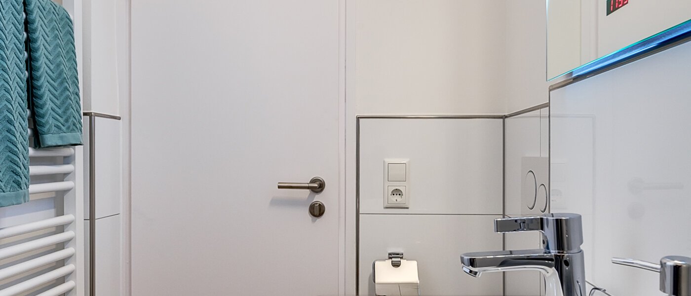 apartment München Schwabing-Georgenschwaige 03 bathroom 1561