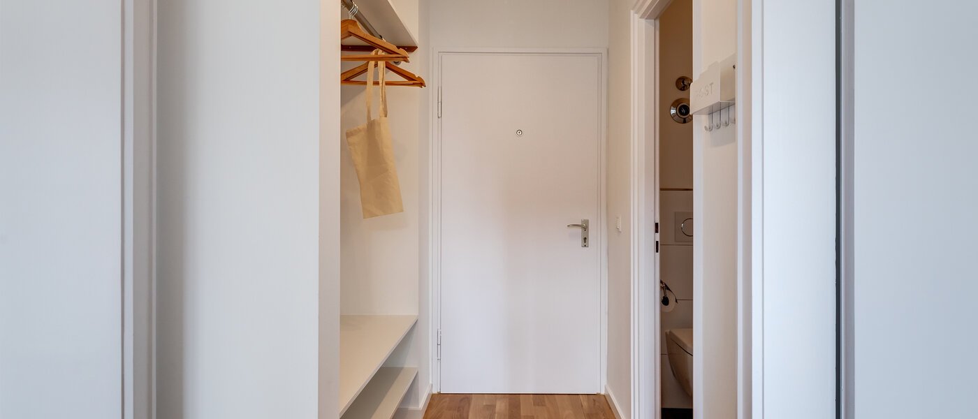 apartment München Schwabing-Georgenschwaige 01 hall 1561