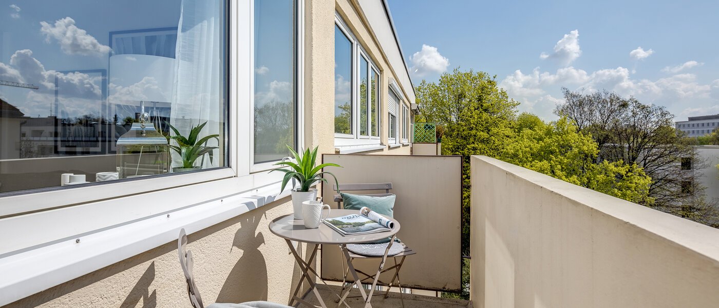 apartment München Schwabing-Georgenschwaige 01 balcony 1561
