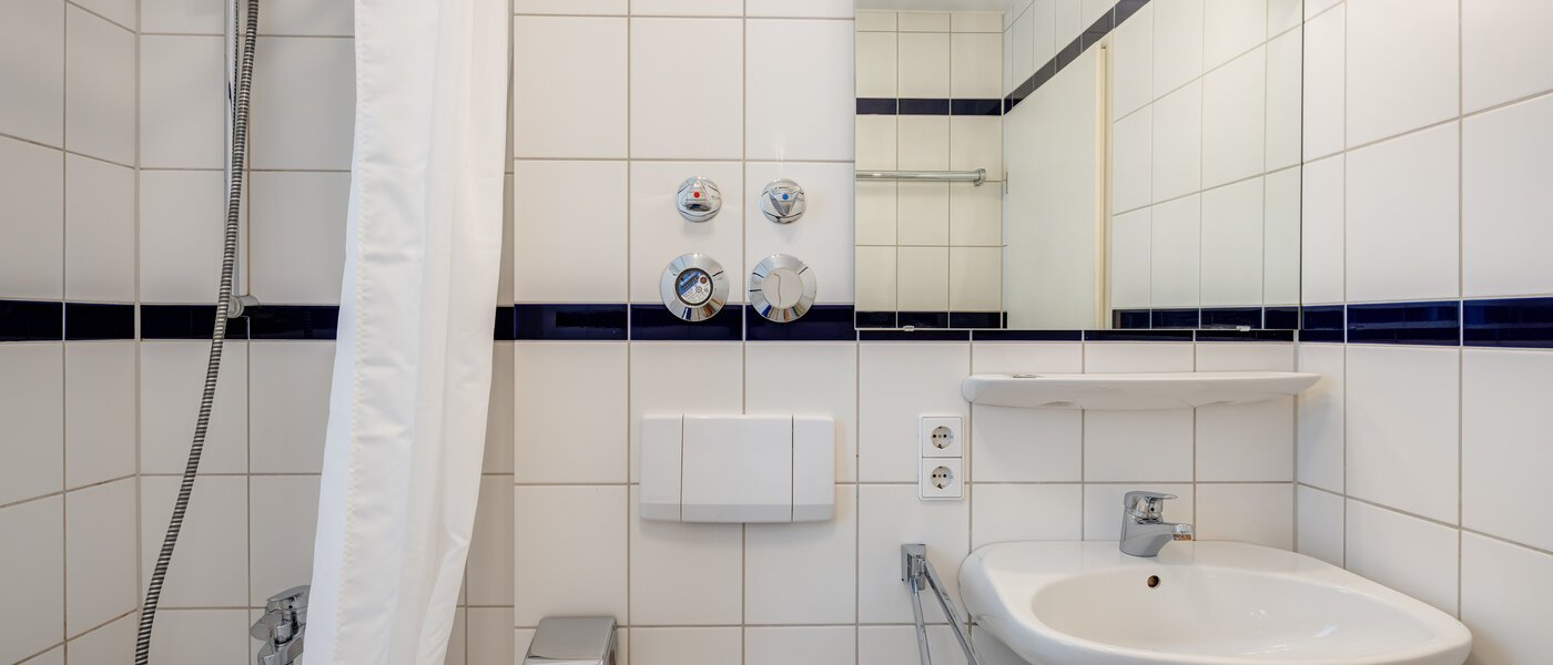 apartment München Haidhausen 03 bathroom 1562