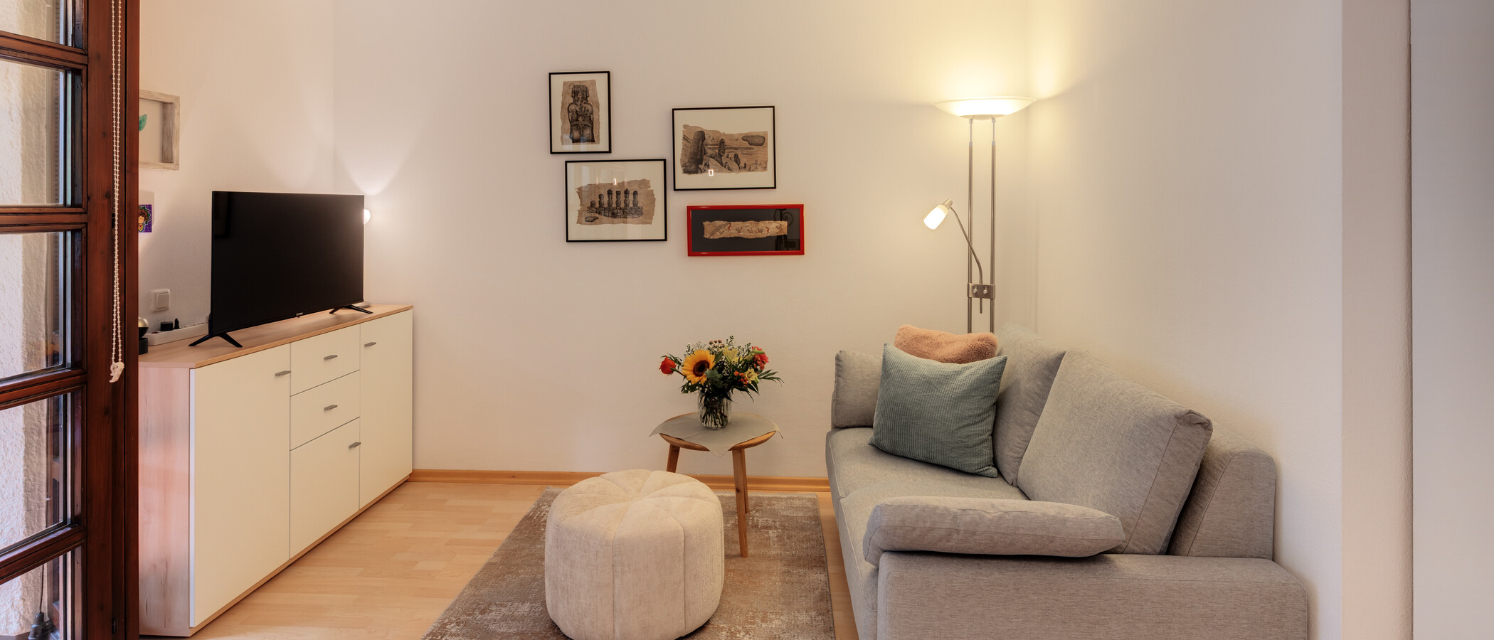 apartment München Schwabing-West (rund um den Hohenzollernplatz) 03 living area 1599