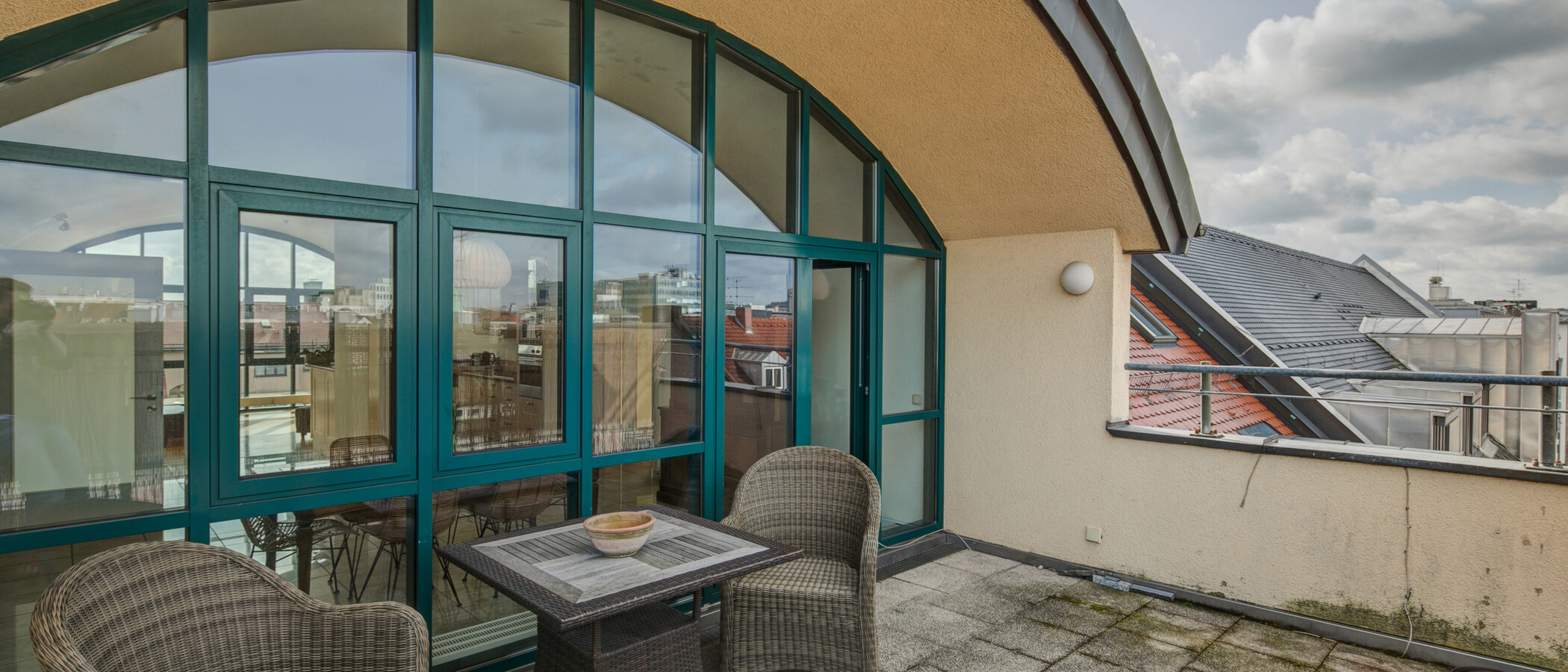 roof terrace apartment München Maxvorstadt - Westen 01 terrace 1607