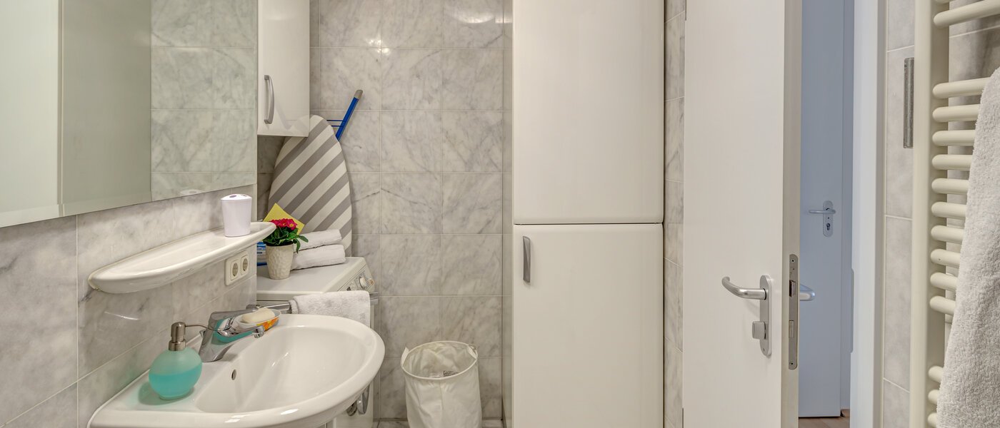 apartment München Lehel 03 bathroom 1615