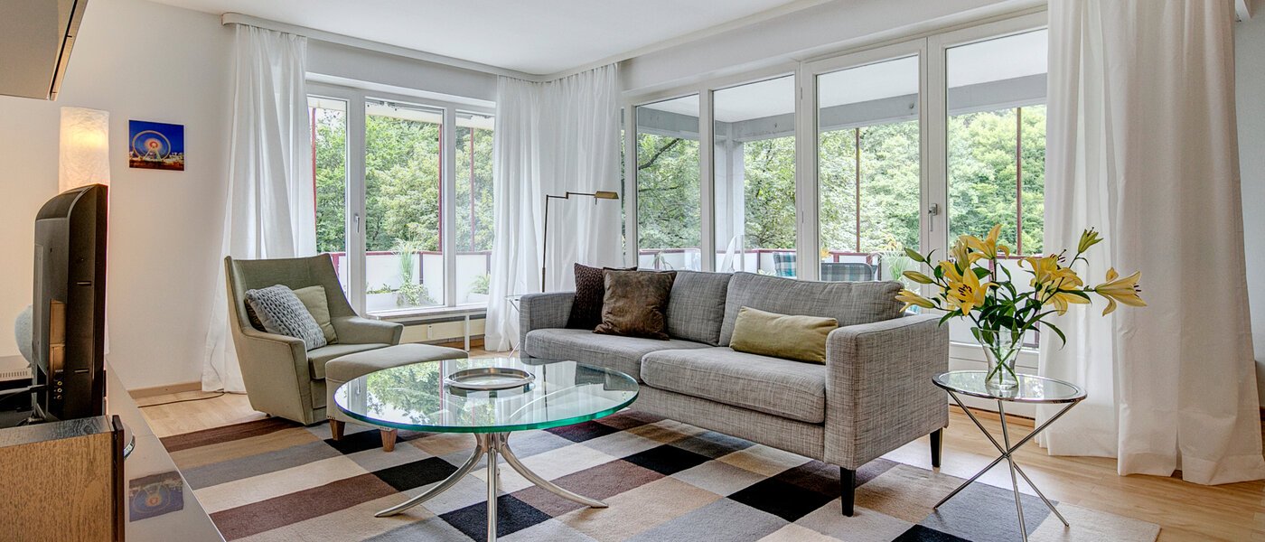 apartment München Altbogenhausen 01 living room 1627