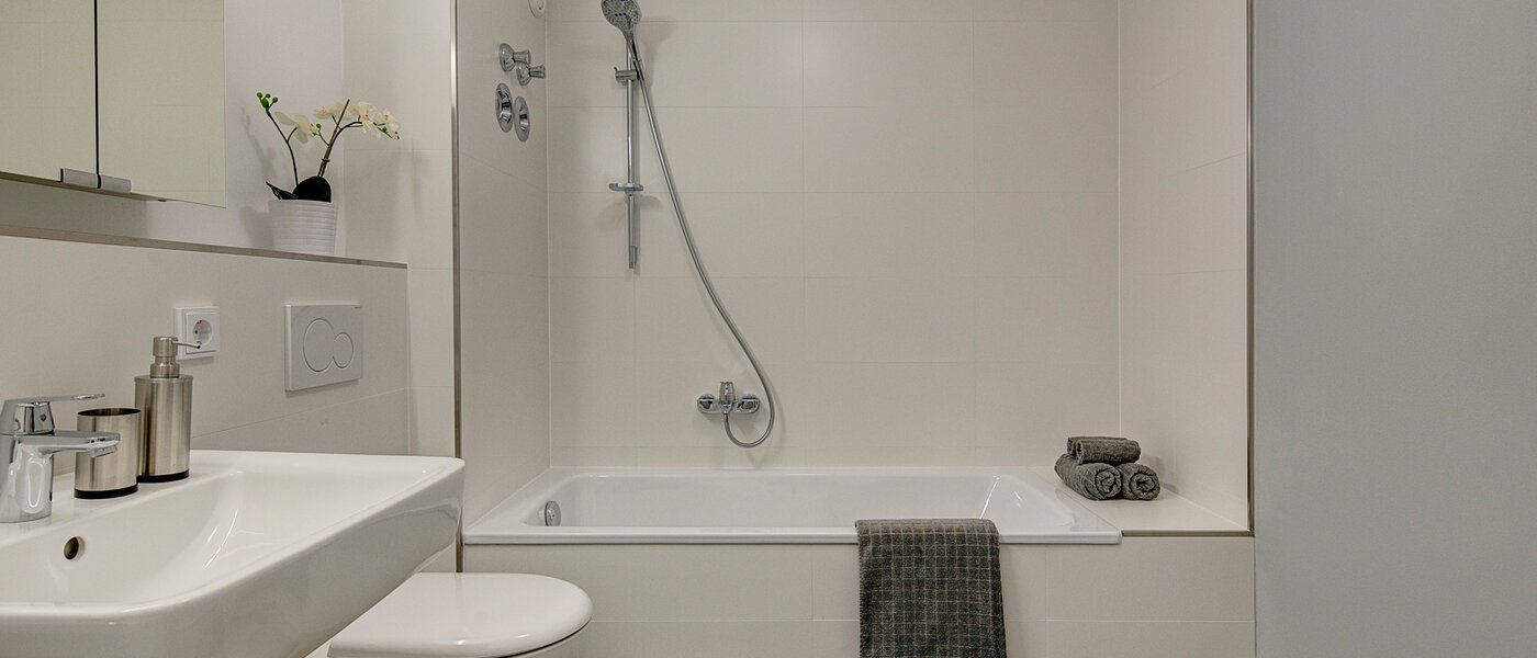 apartment München Altbogenhausen 01 bathroom 1627