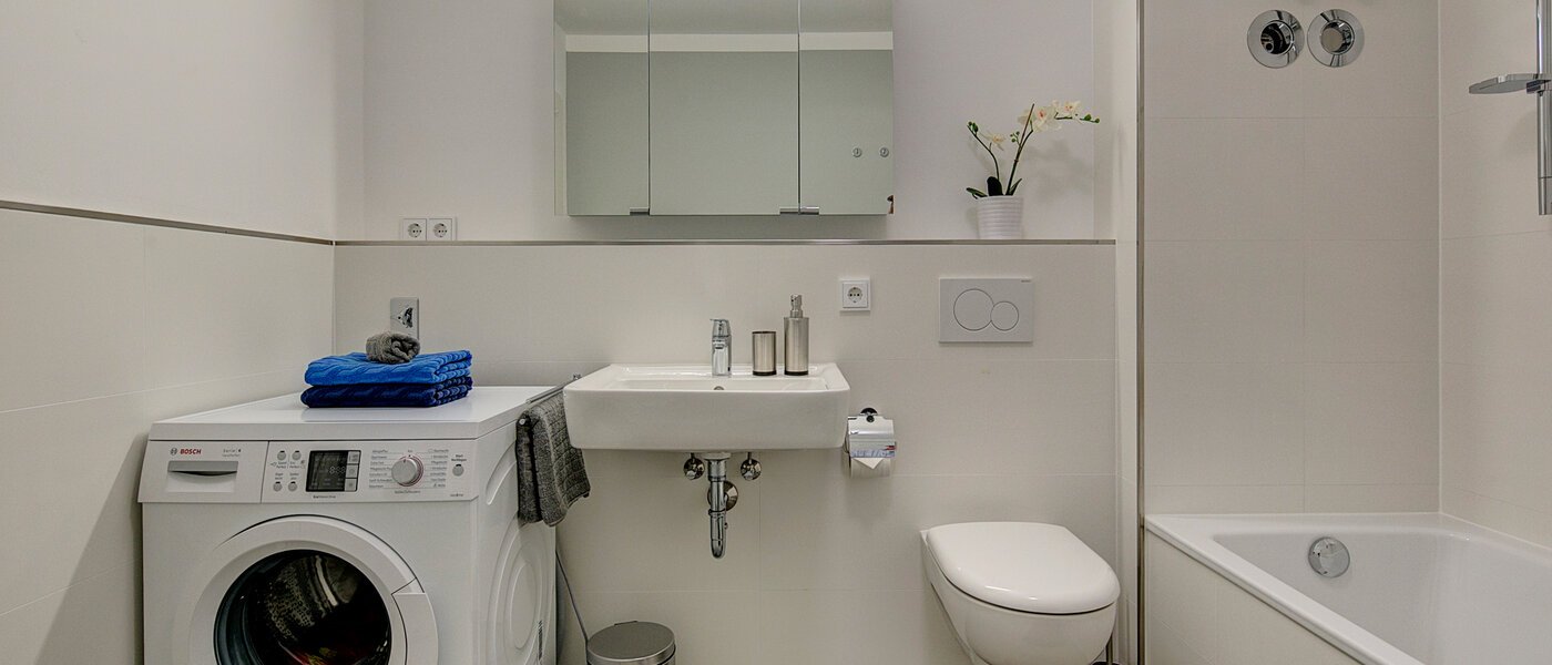 apartment München Altbogenhausen 02 bathroom 1627