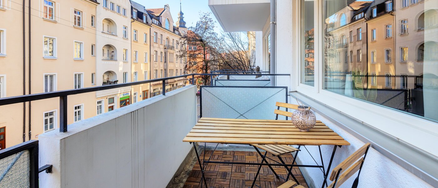 apartment München Schwabing (links der Leopoldstraße) 01 balcony 1660