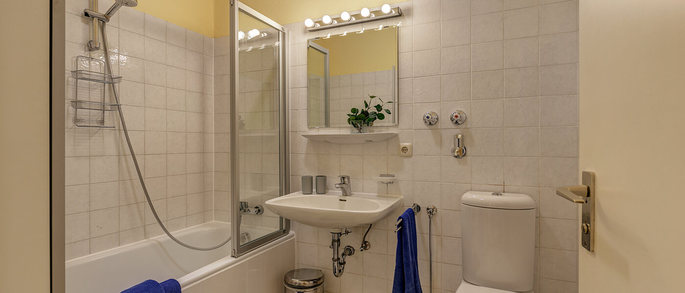 apartment München Schwabing (rechts der Leopoldstraße) 01 bathroom 1666