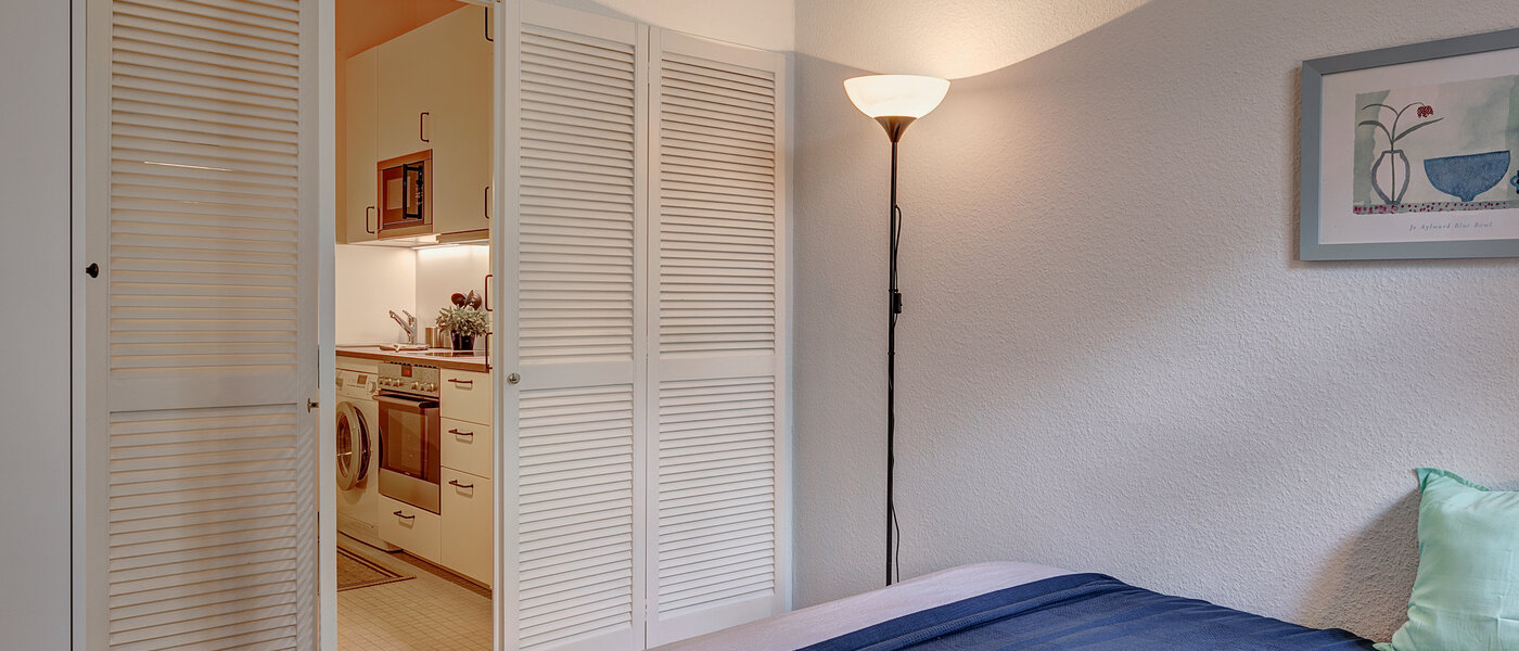 apartment München Schwabing (rechts der Leopoldstraße) 03 sleeping area 1666