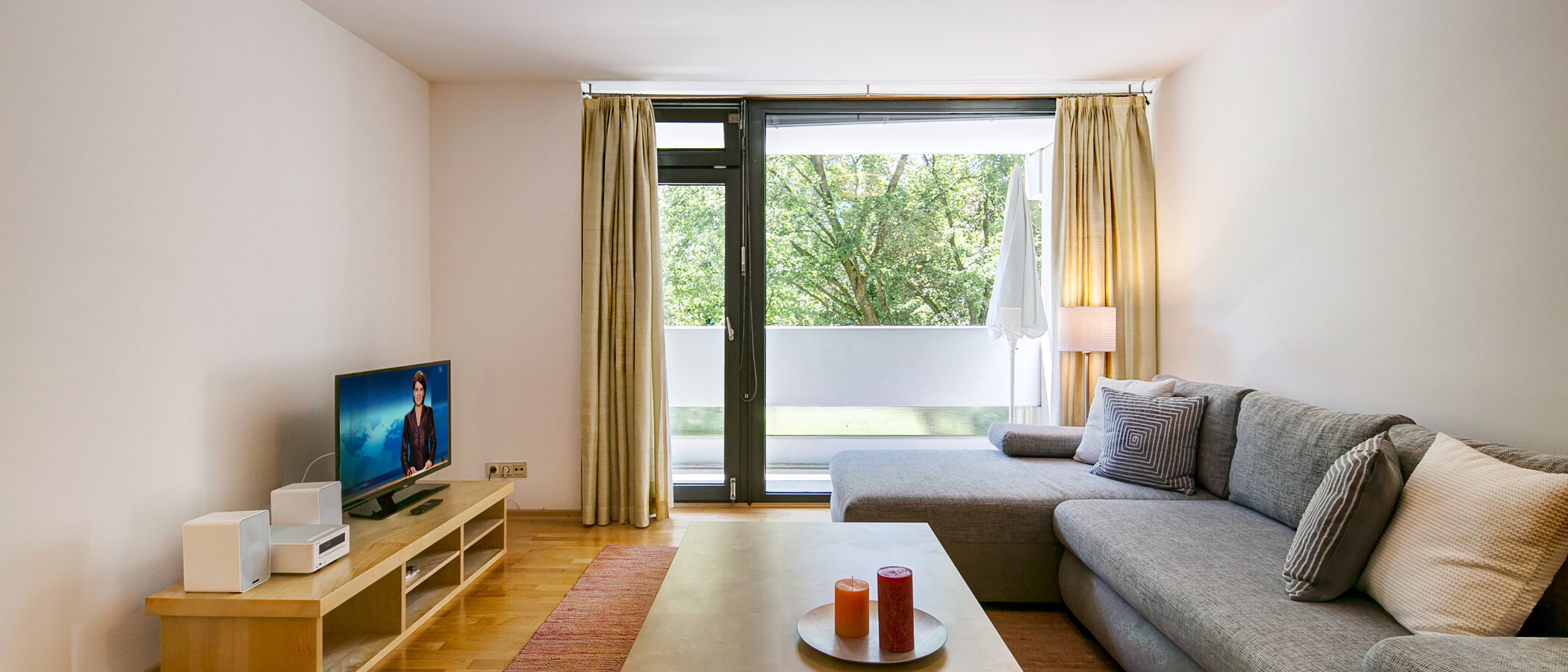 apartment München Schwabing-Nord (zw. Belgrad- & Leopoldstraße) 03 living room 1675