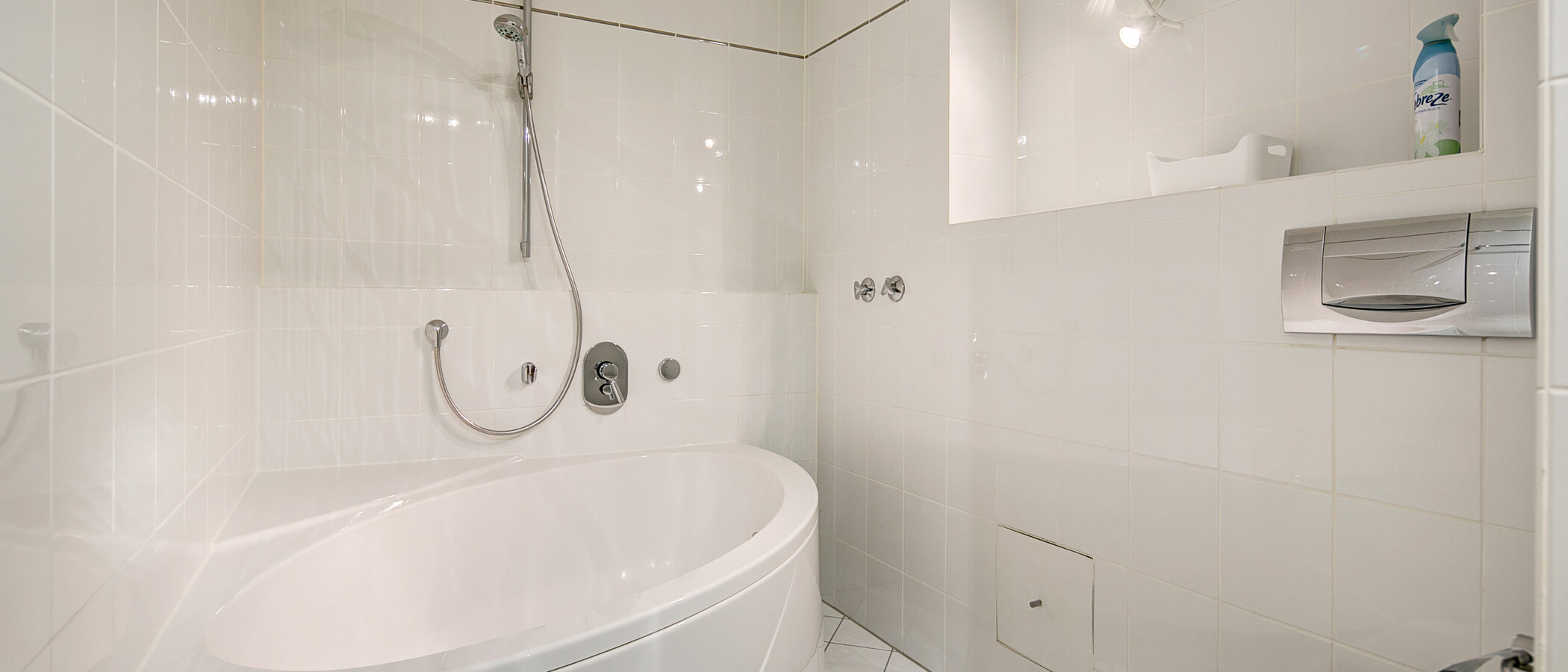 apartment München Schwabing-Nord (zw. Belgrad- & Leopoldstraße) 02 bathroom 1675
