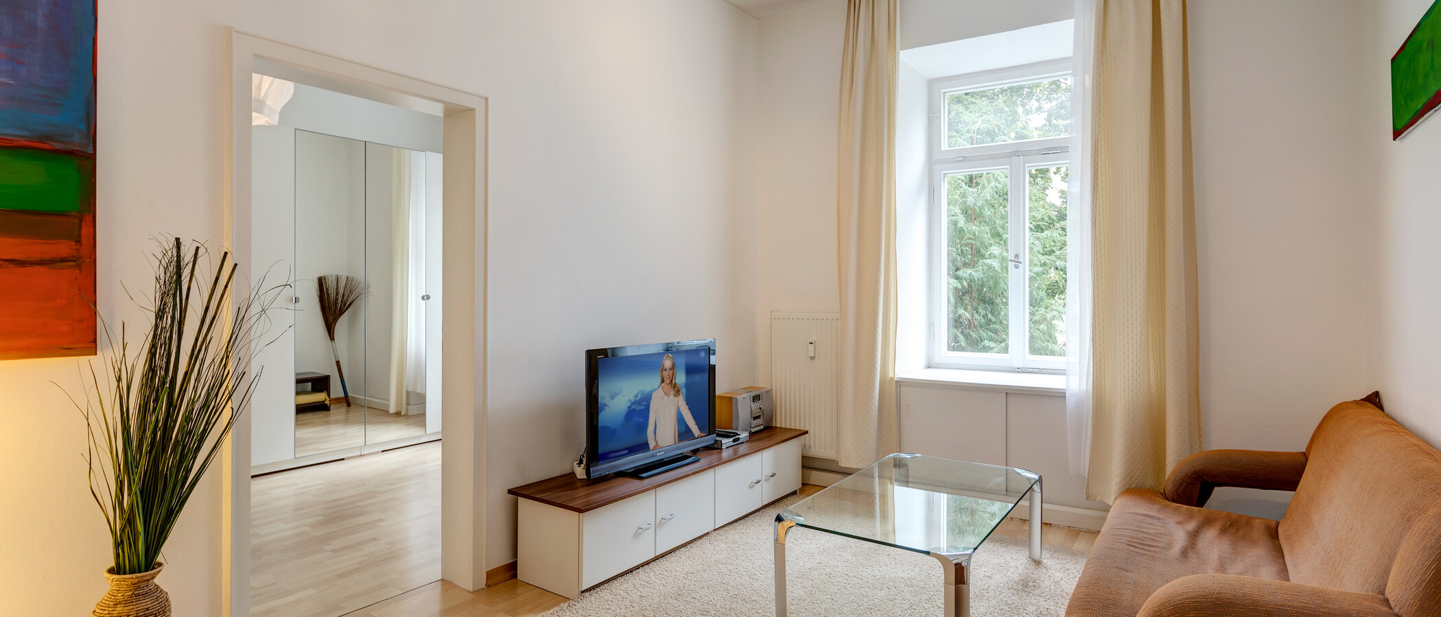 apartment München Schwabing (links der Leopoldstraße) 01 living room 1680