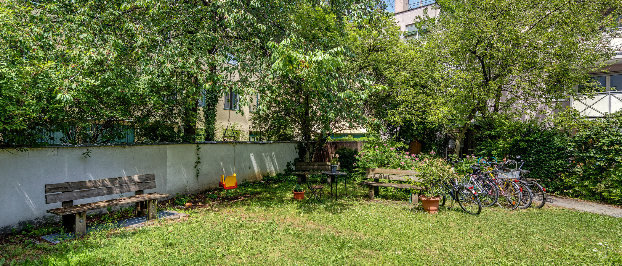 apartment München Maxvorstadt - Westen 01 inner courtyard  1681