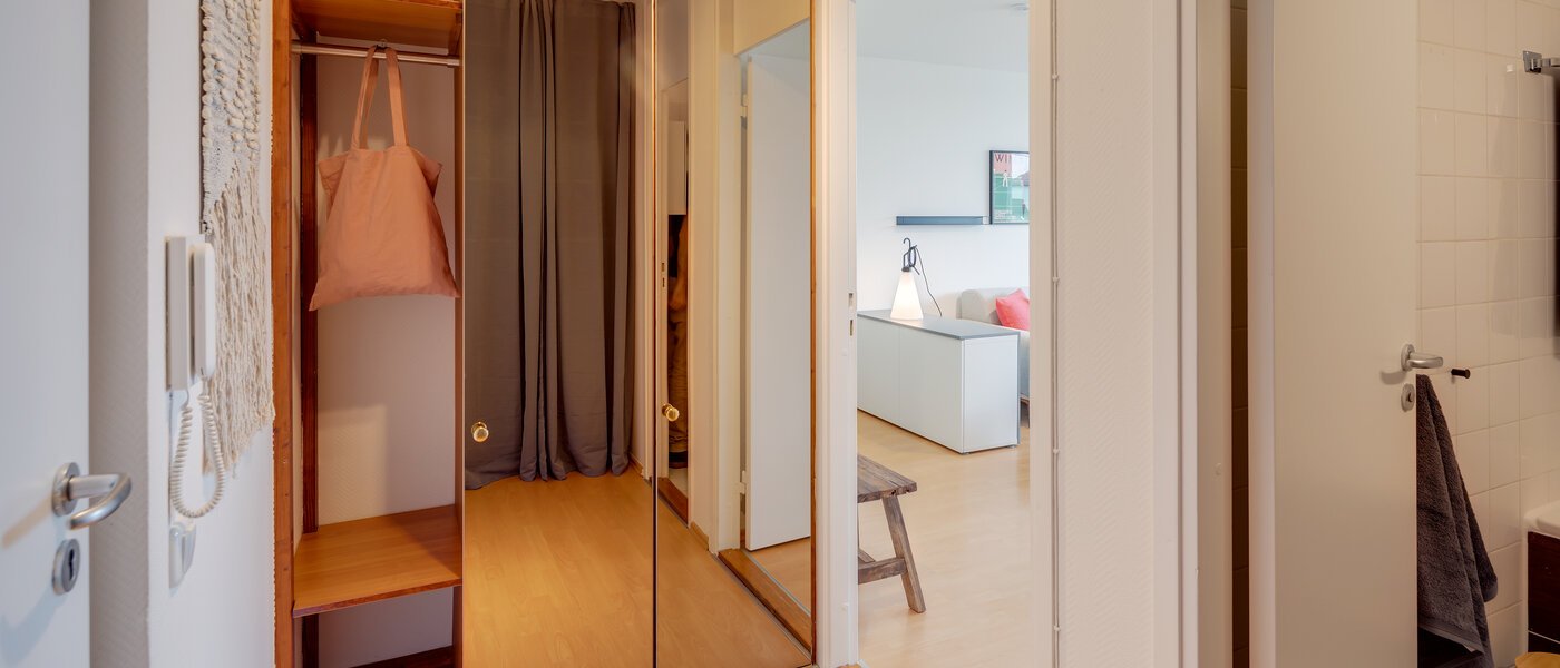 apartment München Schwabing-Nord (zw. Leopoldstraße & Englischen Garten) 01 hall 1739