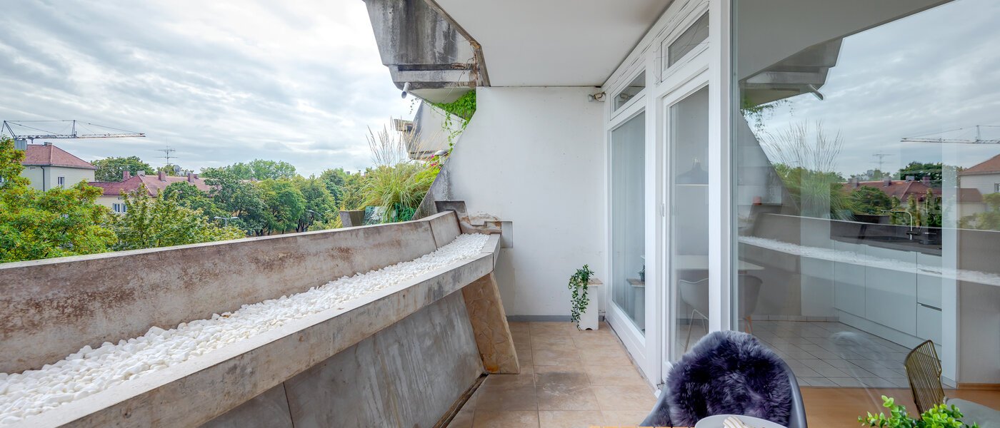 apartment München Schwabing-Nord (zw. Leopoldstraße & Englischen Garten) 04 balcony 1739