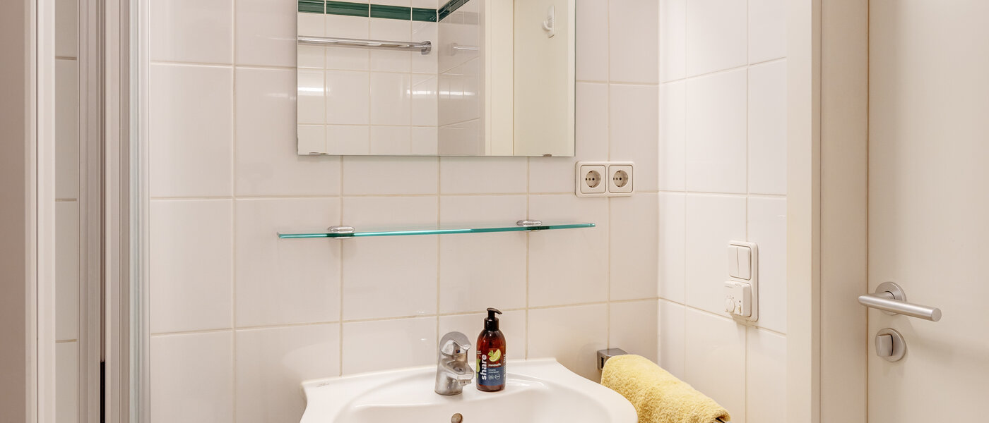 studio München Schwabing (rechts der Leopoldstraße) 02 bathroom 1782