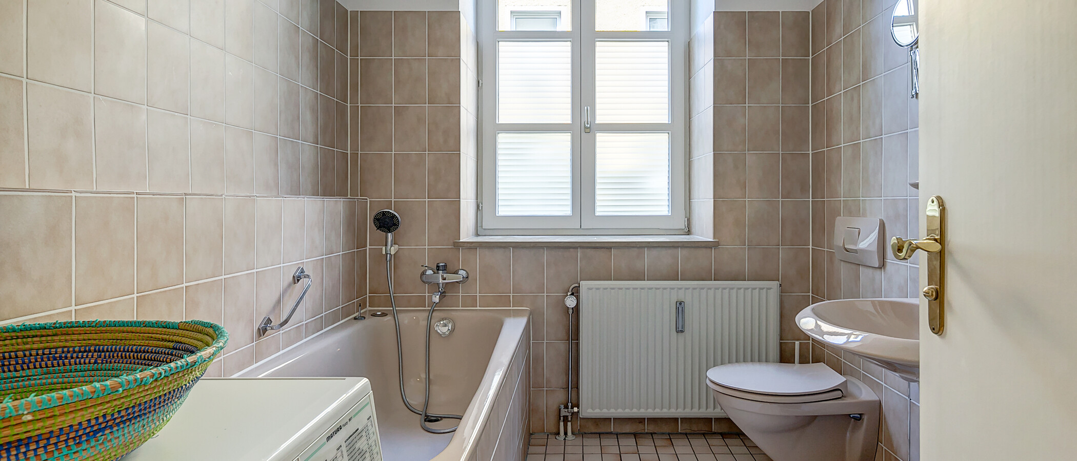 apartment München Schwabing (links der Leopoldstraße) 01 bathroom 1797