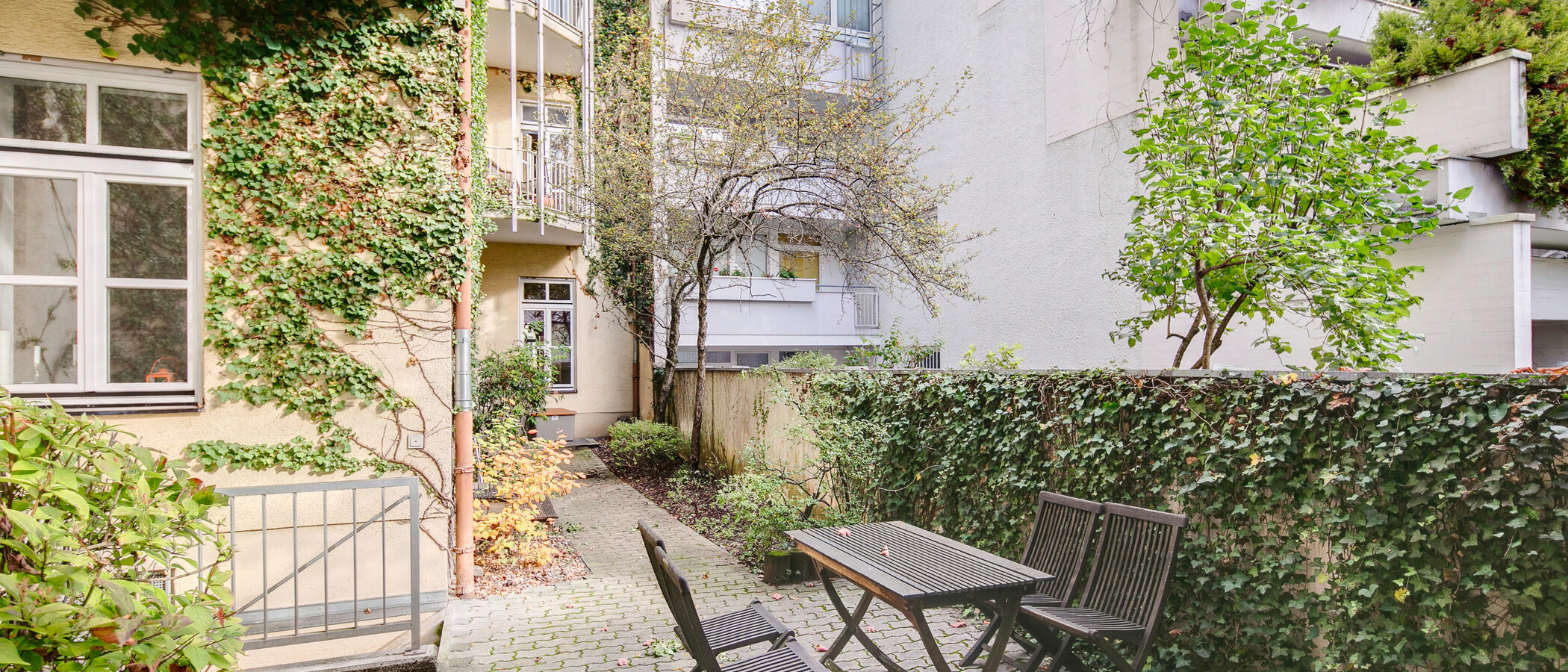 apartment München Schwabing (links der Leopoldstraße) 01 inner courtyard  1797