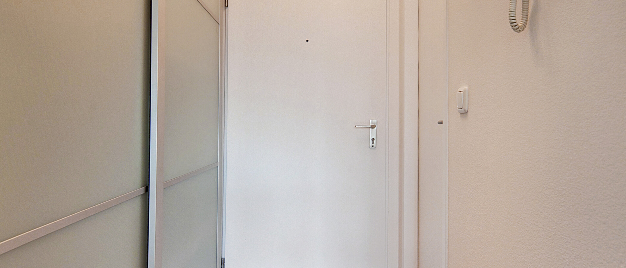 apartment München Lerchenau 02 hall 1877