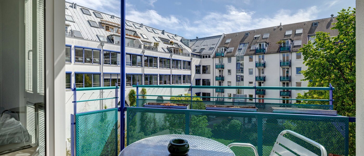 apartment München Sendling 01 balcony 1942