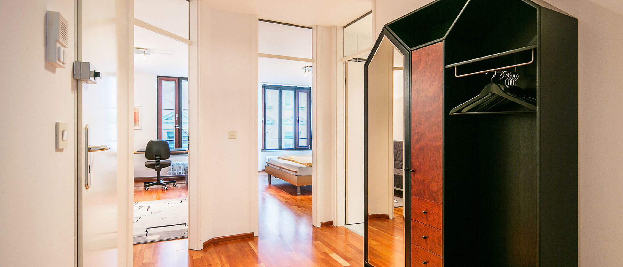 apartment München Schwabing (rechts der Leopoldstraße) 03 hall 1976