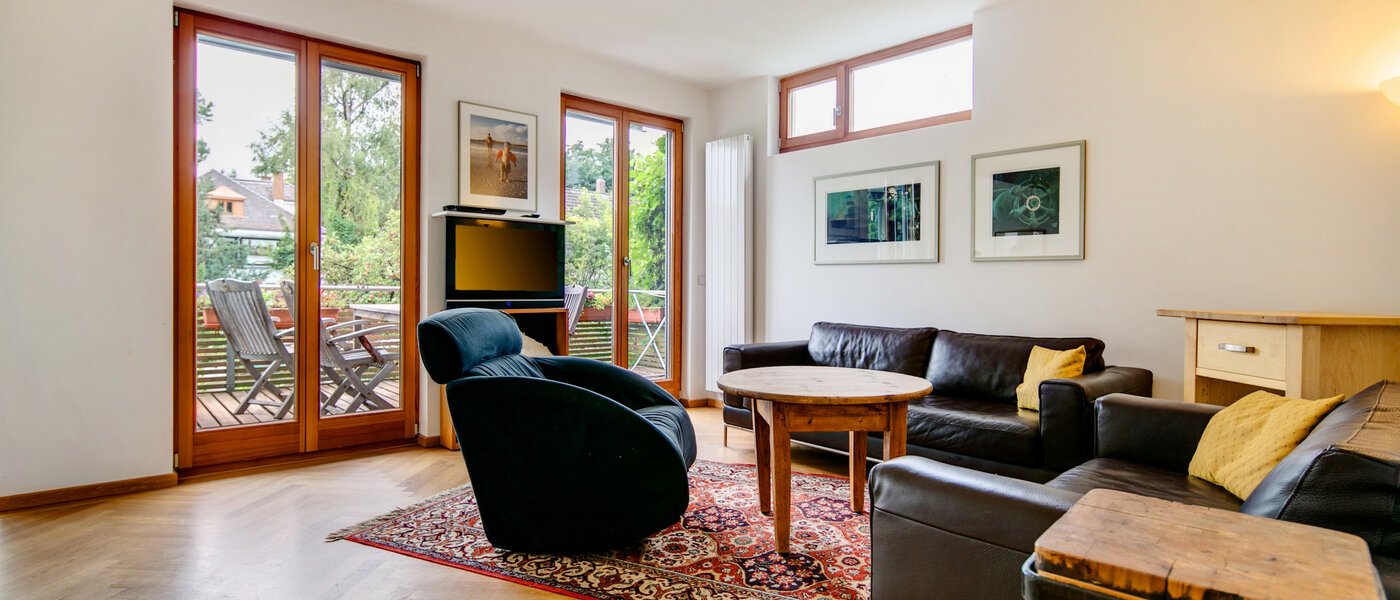 apartment München Großhadern 02 living room 2051